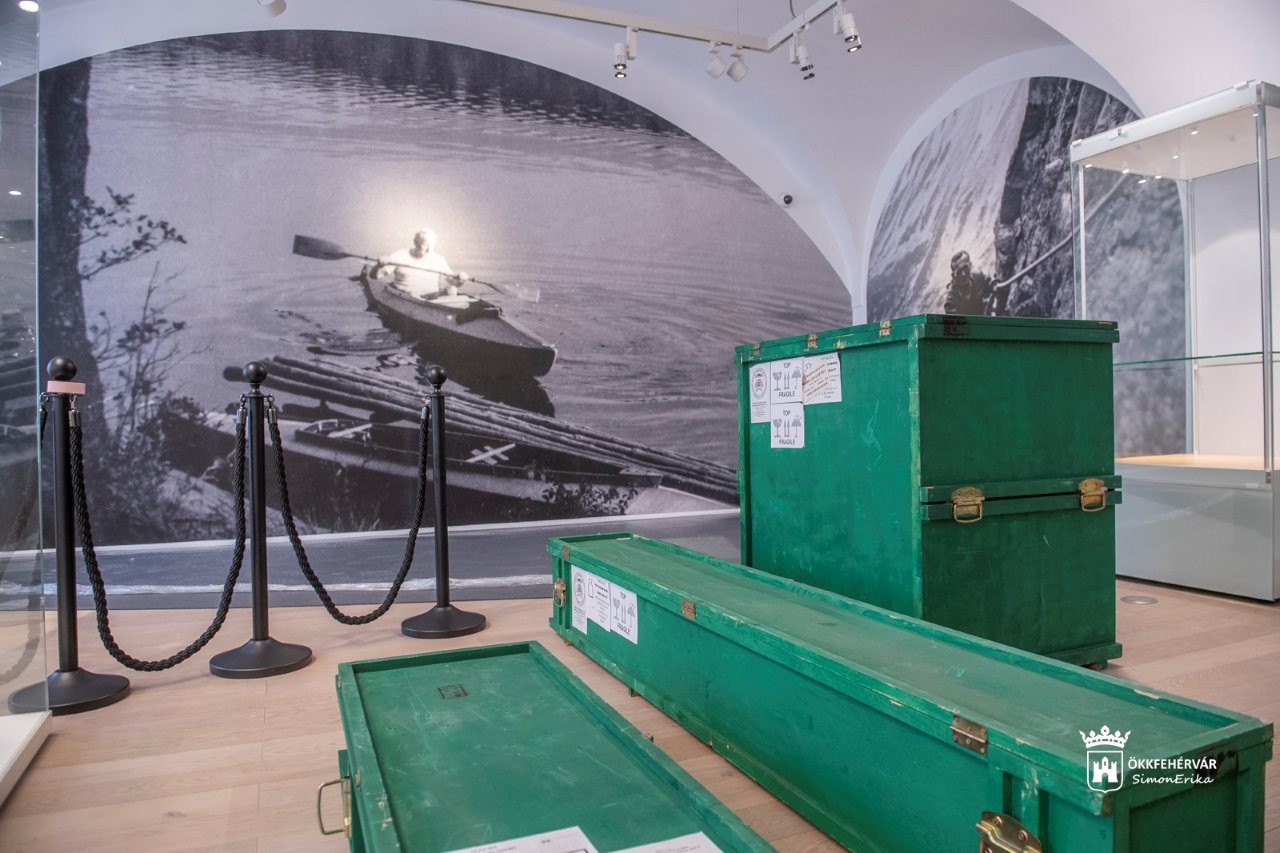 Március 23-án nyílik a Szent II. János Pál pápa életét bemutató kiállítás Fehérváron